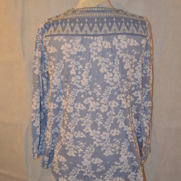 New LUCKY BRAND Top Floral Split Neck sz 1X Blue - Picture 3 of 8